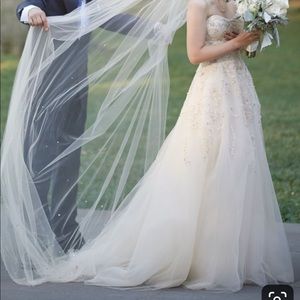 Monique lhuiller creme brûlée wedding dress